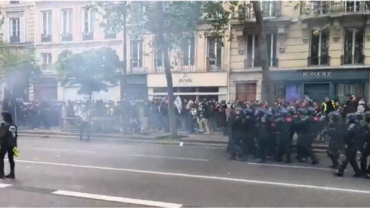 Francia: protesta y tensión con la Policía en París durante la marcha por el Día Internacional de los Trabajadores
