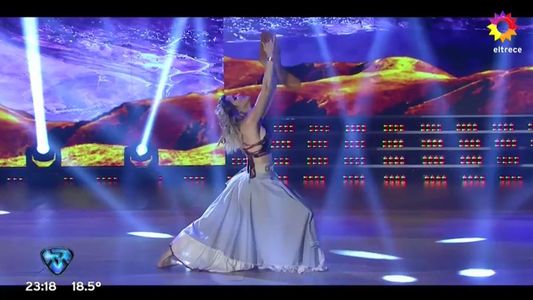 La Chipi mostró de más en la apertura del folklore y Dady reaccionó