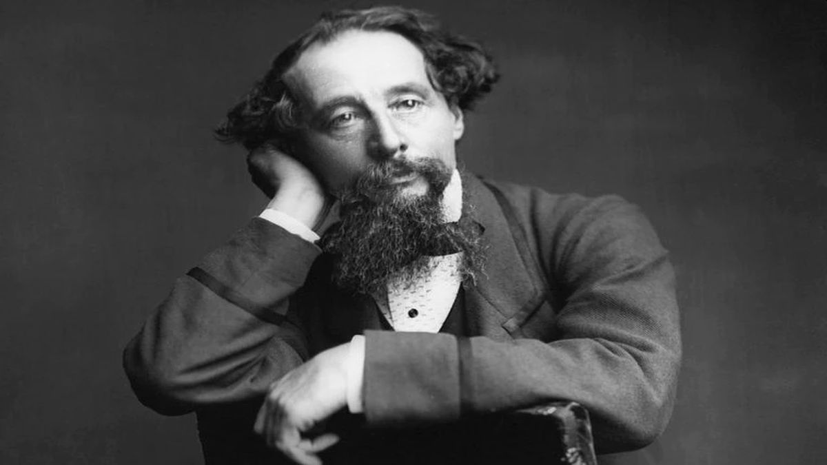 A Dickens claramente le gustaban los juegos de palabras y los rompecabezas y habría sido muy bueno en ellos