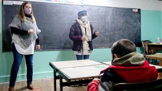 Seguimos cayendo: la oposición cruzó al Gobierno por las pruebas Aprender