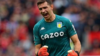 Con el Dibu Martínez en modo Selección, Aston Villa le ganó un insólito partido al Southampton