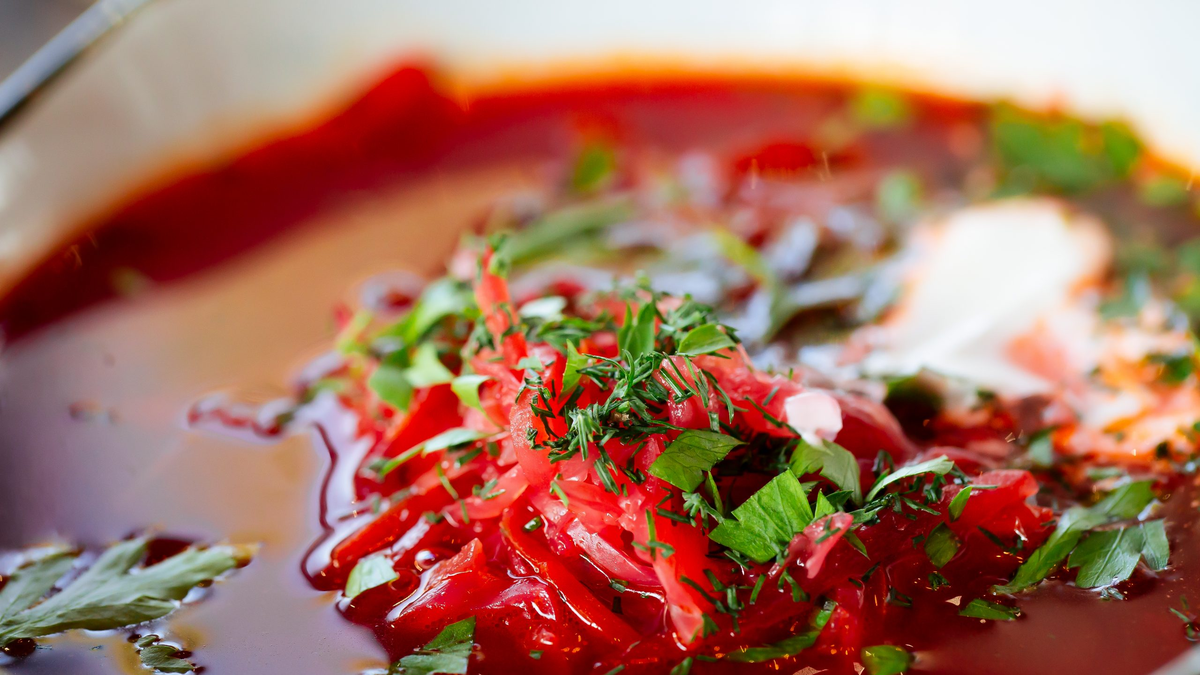 BORSCH receta: un plato versátil y LLENO de vitaminas 