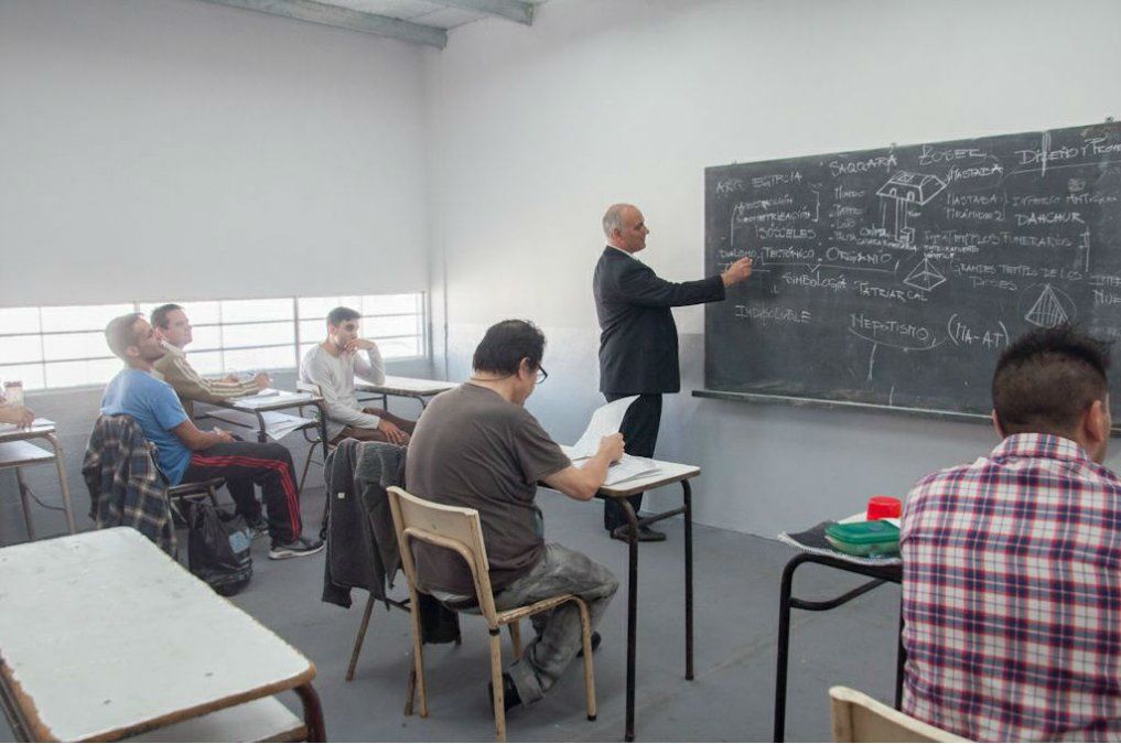 Abogados, periodistas y sociólogos: qué carreras quieren estudiar los presos de la provincia de Buenos Aires