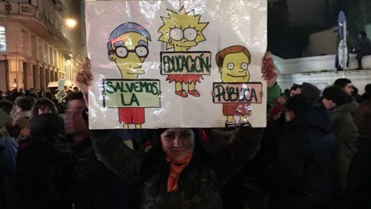 Pese al mal clima, la movilización en defensa de la educación pública fue multitudinaria