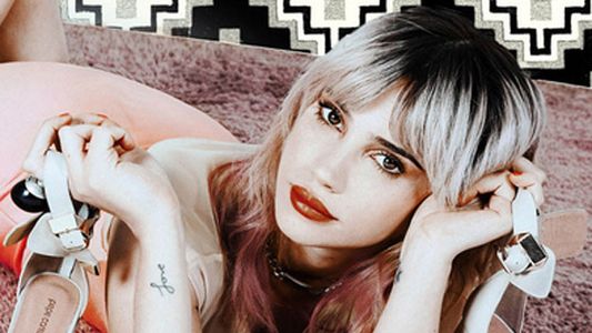 Celeste Cid, platinada y atrevida en una sesión de fotos