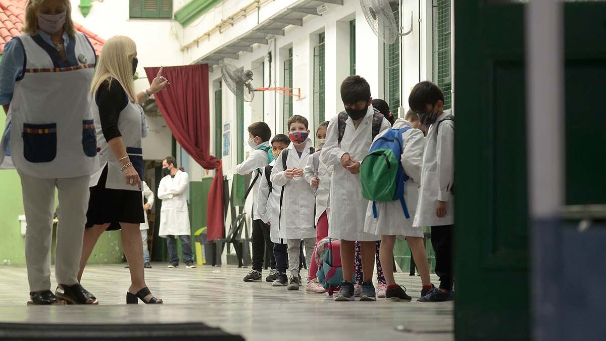 Una escuela de catamarca pide carnet de vacunación contra el coronavirus.