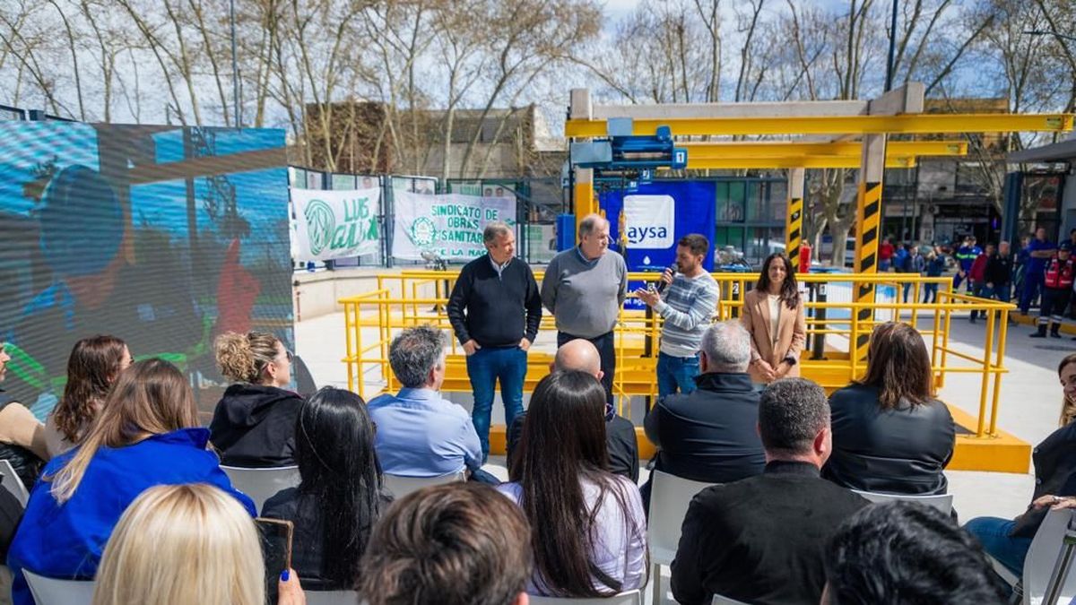 AySA inauguró una nueva planta cloacal en Almirante Brown. (Foto: Télam)