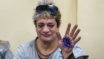 Pity Álvarez chocó contra un auto que cargaba nafta y se fue: el video