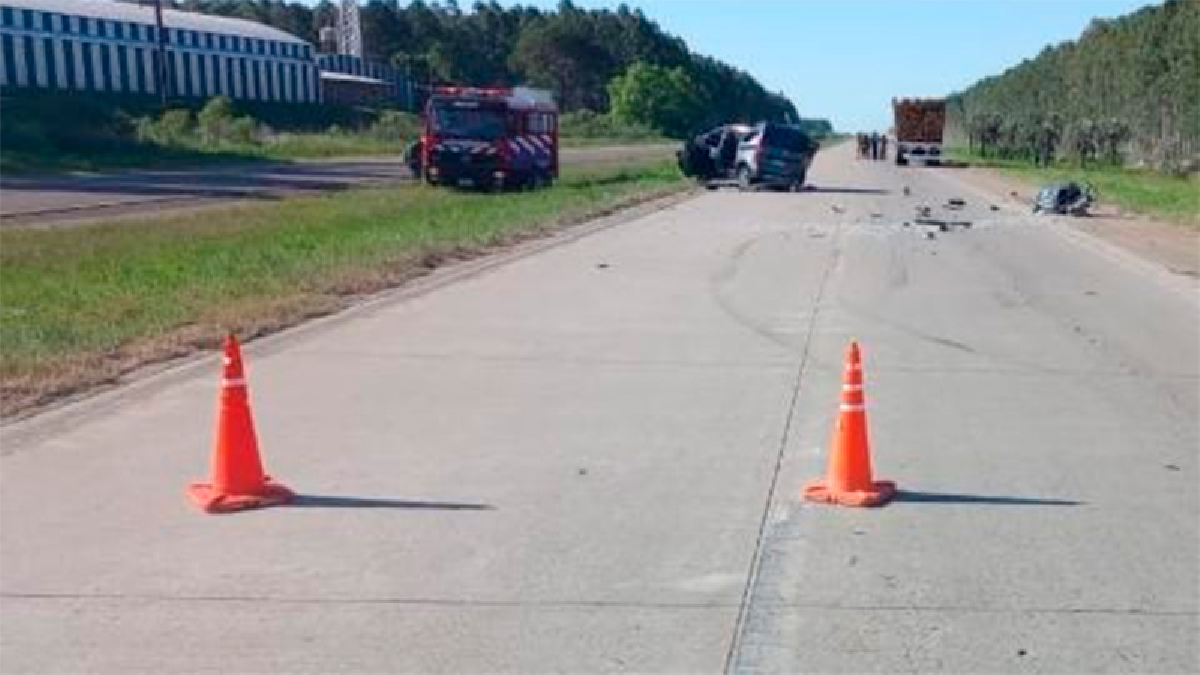 Un hombre muri&oacute; tras un choque entre un auto y un cami&oacute;n en la Ruta 14. (Foto: El Once)