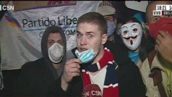 Un joven anticuarentena reveló que dio positivo por COVID-19 y admitió que el virus es totalmente existente