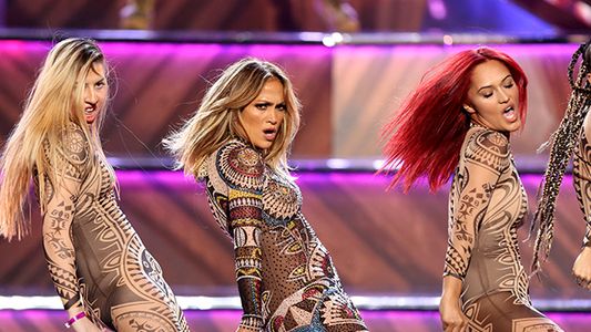 Bailarina de Jennifer López rompió el traje en pleno show