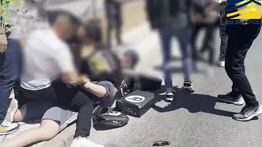 Los chats secretos con los que reclutaban chicos en Suecia y Dinamarca para cometer asesinatos