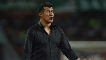 Luego de la derrota Jorge Almirón quedó muy complicado