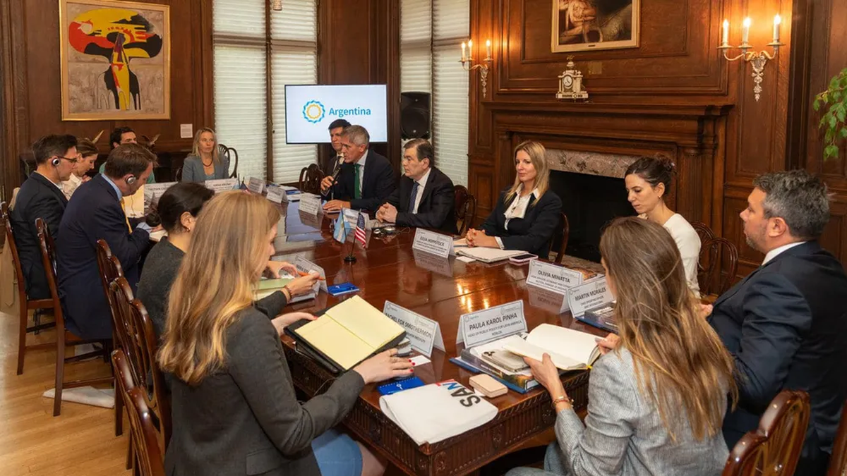 El encuentro que mantuvo Zamora junto a directivos de compañías tecnológicas.