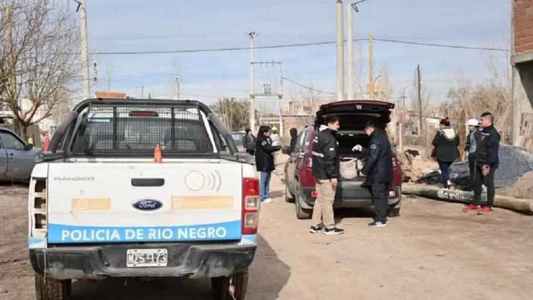 Conmoción en Cipolletti: un hombre encontró a sus perros comiendo los restos de un bebé recién nacido