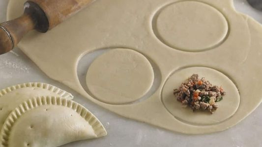 Receta fácil y rápida: cómo hacer tapas de empanadas en minutos con lo que ya tenés en la cocina