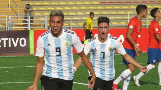 Argentina le ganó 2-0 a Chile, es líder del Hexagonal y está a un paso del Mundial