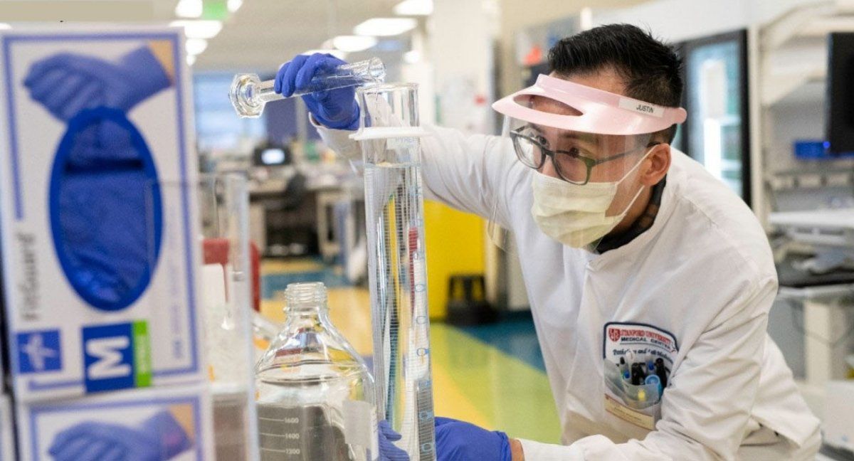 En la Universidad de Stanford aislaron una cepa de COVID-19 con doble mutación(Foto: Universidad de Stanford)