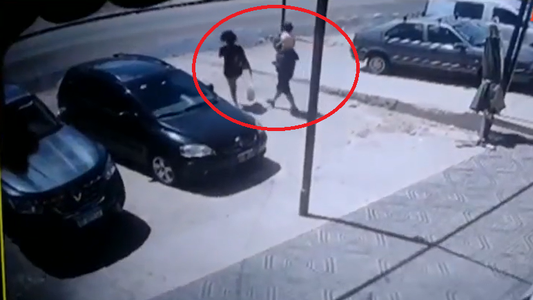 Un camión fuera de control atropelló a una familia y mató una nena de 2 años