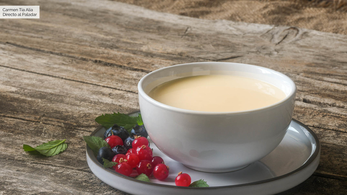 La receta de la crema inglesa: el acompañamiento perfecto para tus postres