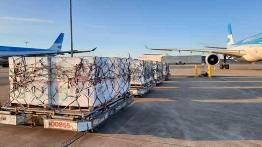 Vacunación contra el coronavirus: arribaron casi dos millones de dosis de Moderna