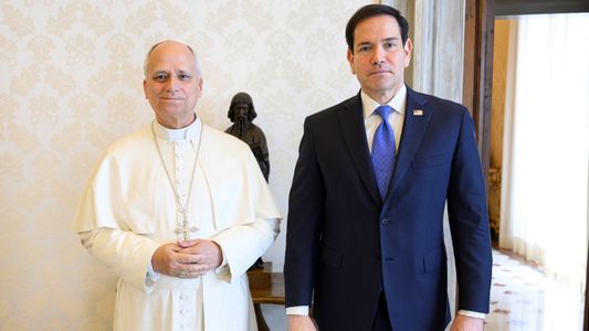 Cumbre del enviado de Trump con el papá León XIV: qué se sabe de la reunión clave en el Vaticano