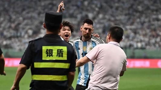 El tenso momento que vivió Messi durante el amistoso ante Australia