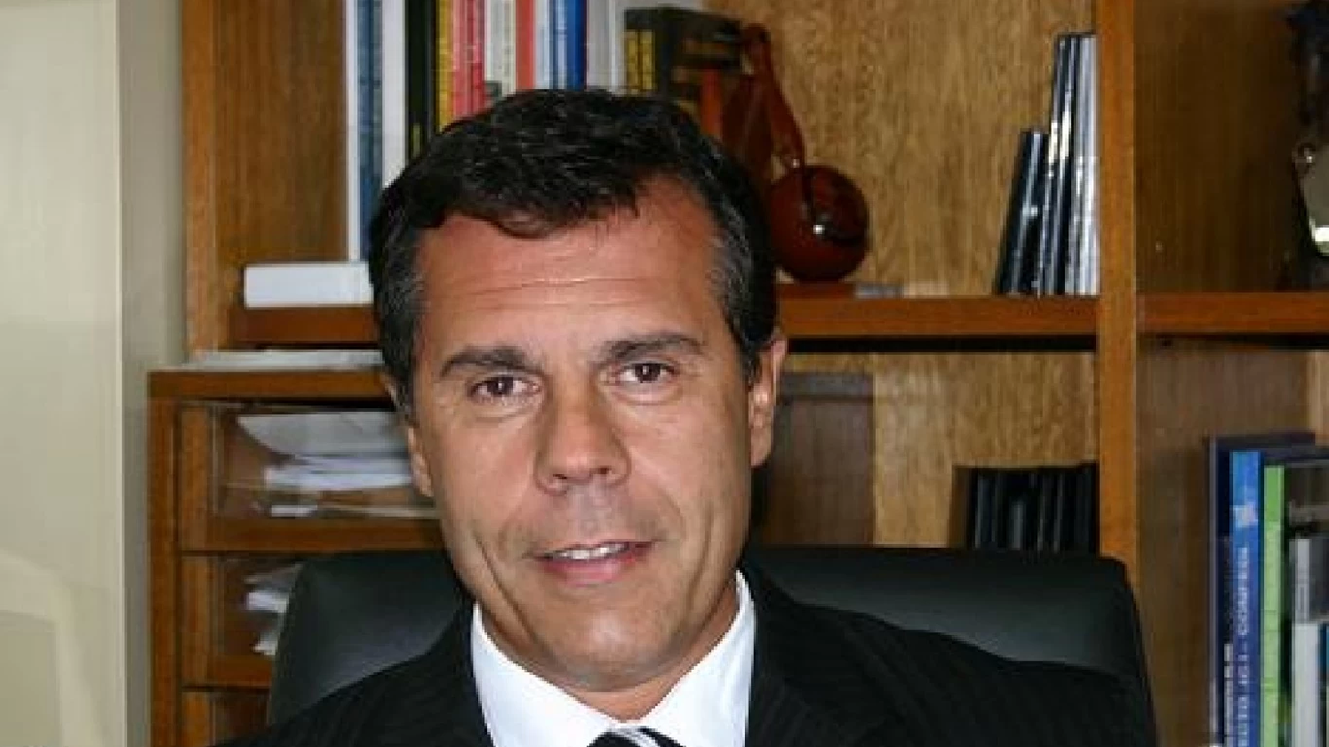Marcelo De Vincenzi se desempña como decano de la Facultad de Tecnología de la UAI.