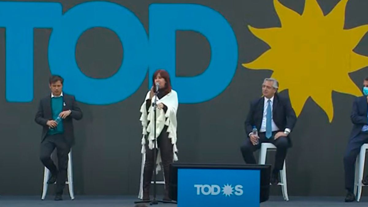 Alberto Fernández y Cristina Fernández de Kirchner se vuelven a mostrar juntos en el acto de Cierre de campaña del Frente de Todos.