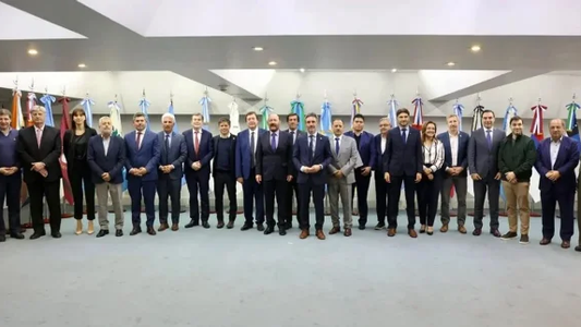 Gobernadores se le plantan a Milei y presentan un proyecto de ley con cambios en la coparticipación