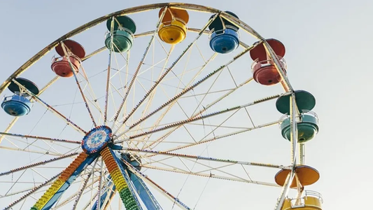 José C. Paz: se desprendió una silla de La vuelta al mundo y un papá y su hijo cayeron al vacío