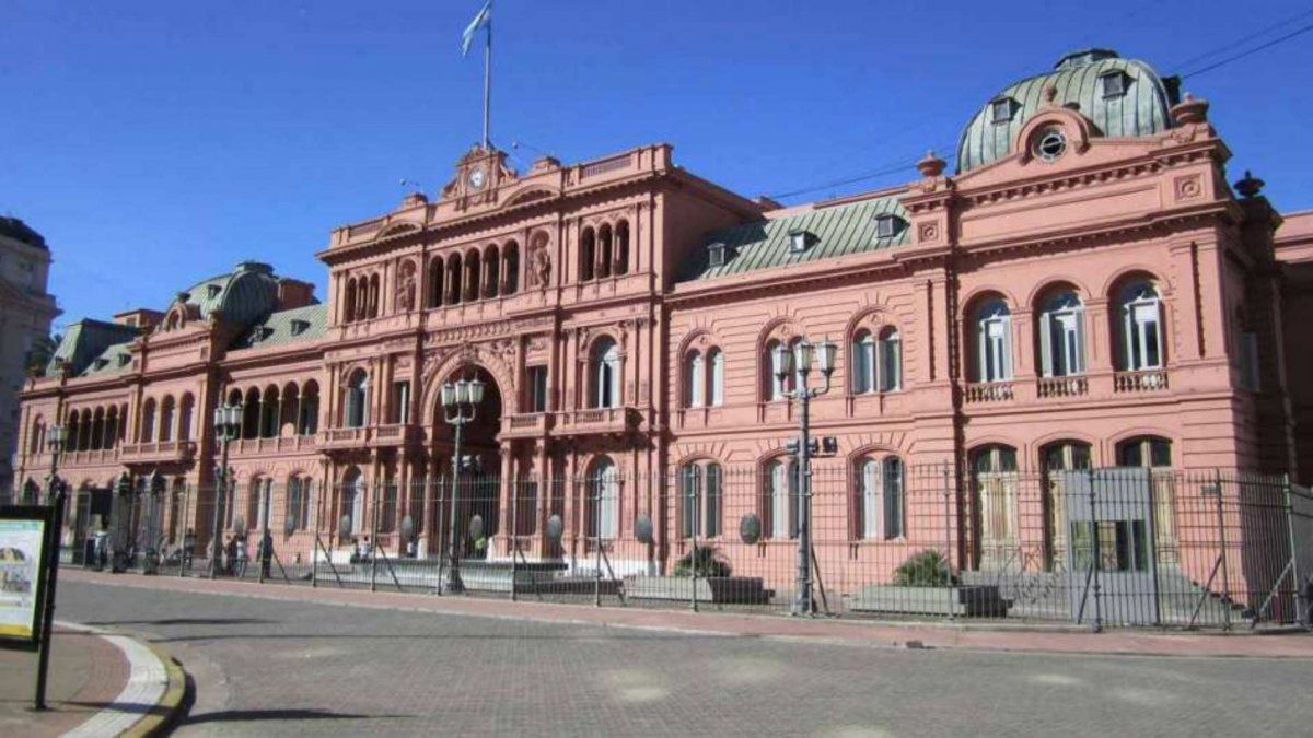 Empleados estatales vuelven a partir de hoy a la presencialidad después de un año y medio de trabajo remoto por la pandemia. (Foto Casa Rosada)