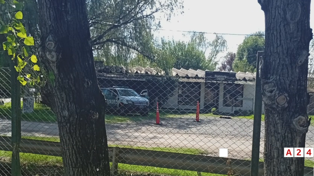 Vecinos denunciaron presunto uso de recursos federales para la custodia del domicilio del jefe de Gabinete