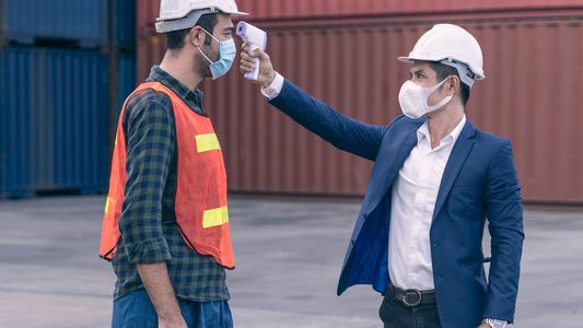 COVID-19: qué pasa en la empresa si un trabajador no quiere vacunarse