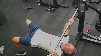 Un hombre de 55 años murió tras sufrir un accidente en un gimnasio. 