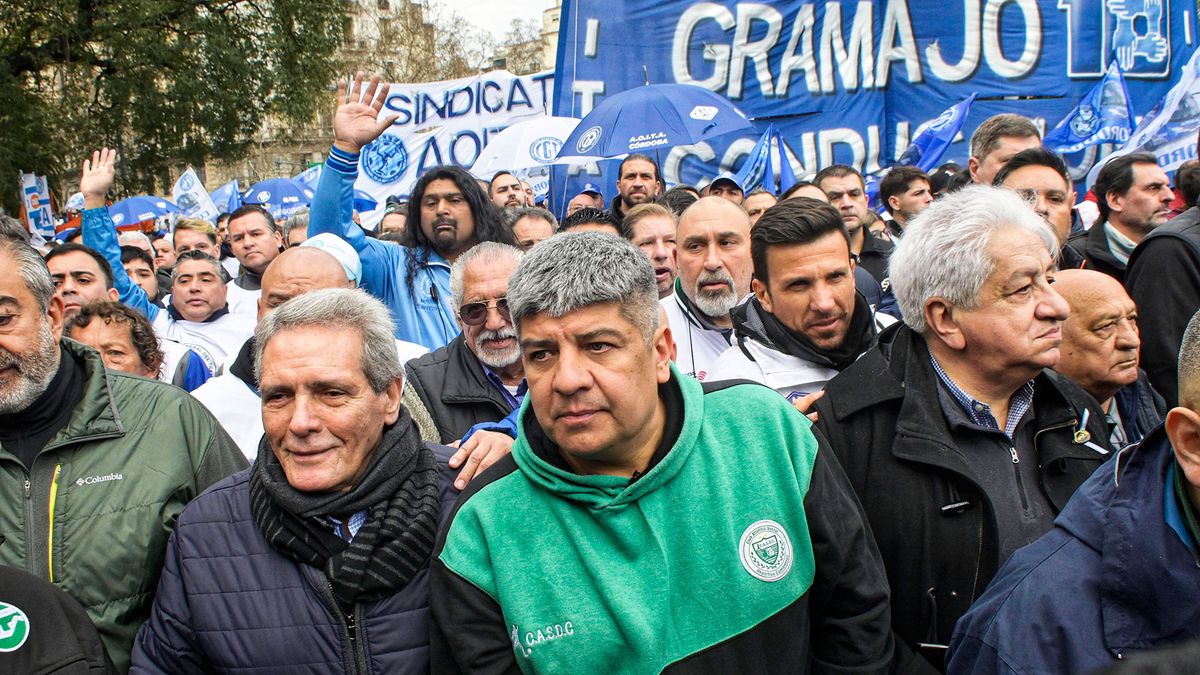 La CGT convocó a un acto para el 2 de mayo: Los datos de inflación y de pobreza nos deben avergonzar. (Télam)