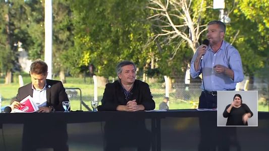 Axel Kicillof buscó mostrar unidad en un acto con Máximo Kirchner, pero uno de sus funcionarios le envió un mensaje a Martín Guzmán