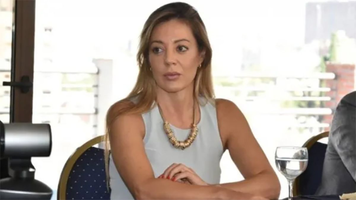 El anuncio lo hizo Flavia Royon vía Twitter.