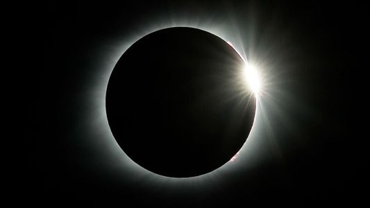 ECLIPSE solar 2024: CUÁNDO y DÓNDE se podrá ver, y cómo hacerlo de manera segura