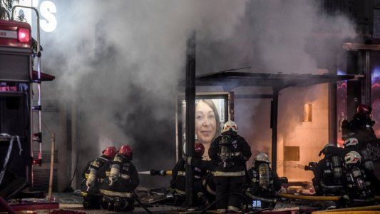 Tres bomberos del incendio de Villa Crespo siguen internados en terapia intensiva