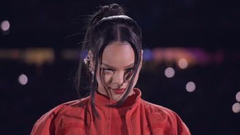 Rihanna confirmó su segundo embarazo con un impresionante show en el Super Bowl