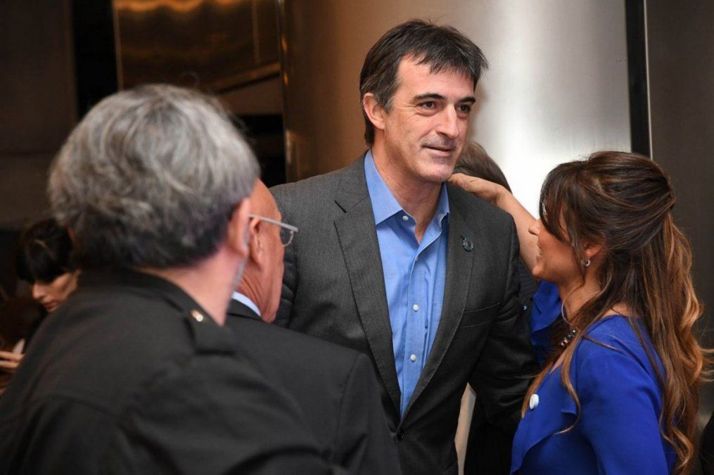Tarifas: Esteban Bullrich sostuvo que el proyecto de la oposición “no pasa en el Senado”