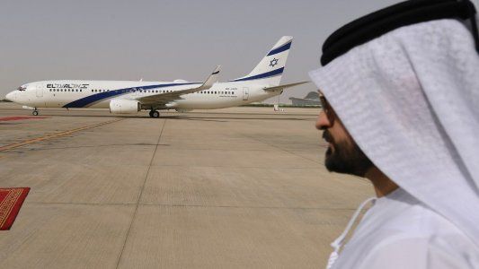 Primer vuelo comercial entre Israel y Emiratos Árabes, con el yerno de Donald Trump entre los pasajeros