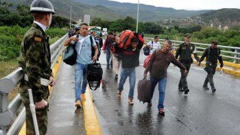 Maduro ordenó el cierre de los pasos fronterizos más importantes con Colombia