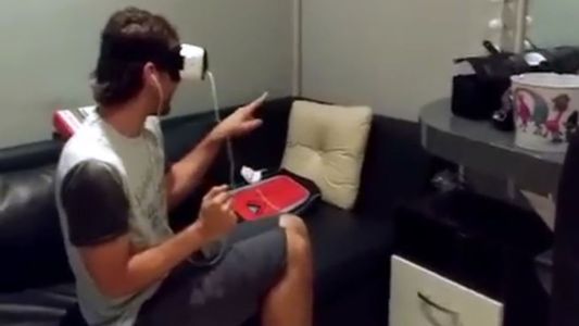 Pedro Alfonso, aterrorizado por un jueguito de realidad virtual