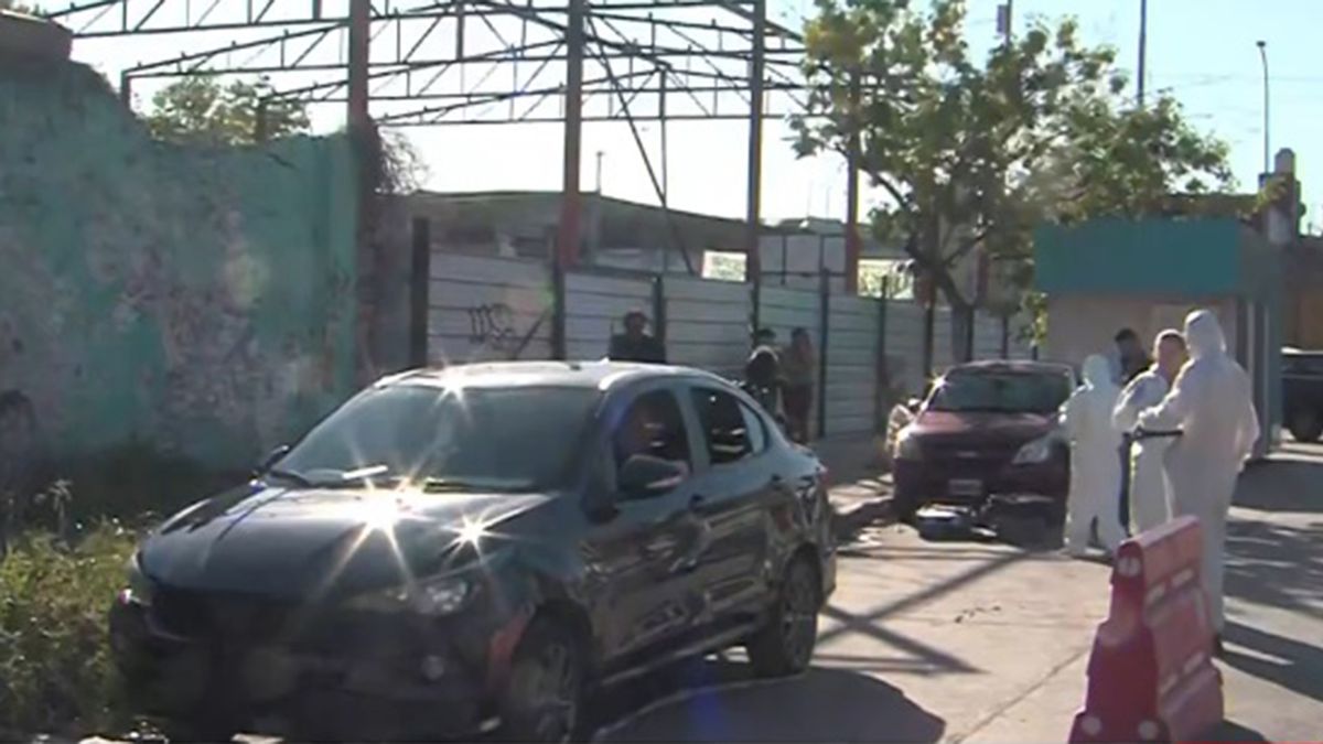 Un chófer de aplicación fue a buscar un paquete y cayó en una peligrosa trampa. (Foto: captura A24)