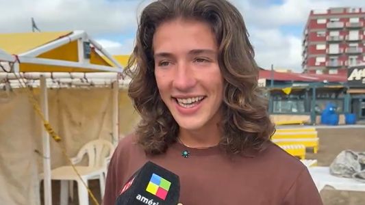 Quién es el actor de una exitosa serie española de Netflix que hoy trabaja en un balneario de San Clemente del Tuyú