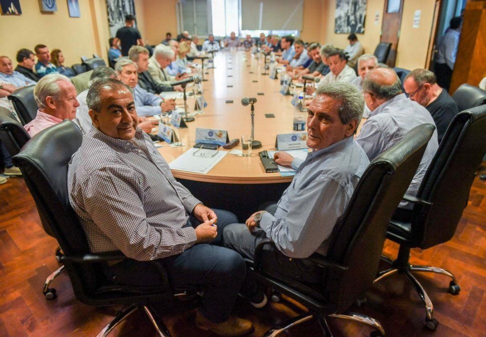 El Gobierno y la CGT acordaron el bono obligatorio de $5.000 para privados