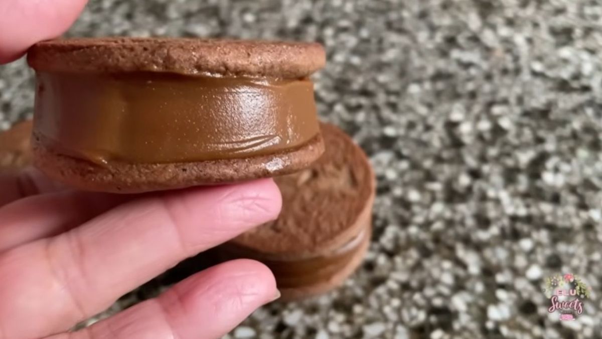 Receta extra&iacute;da el canal de YouTube Elu Sweets.&nbsp;