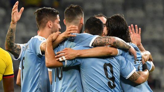 Se perfila un candidato: Uruguay pasó por arriba a Ecuador y le ganó 4-0 en el debut